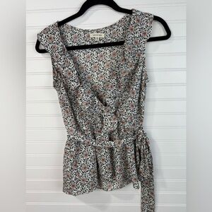 Max Studios women’s frilly floral feminine sleeveless top, peplum style. Size XS